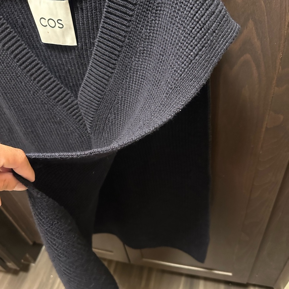 Women’s COS Open Side Sweater Vest - Picture 3 of 9